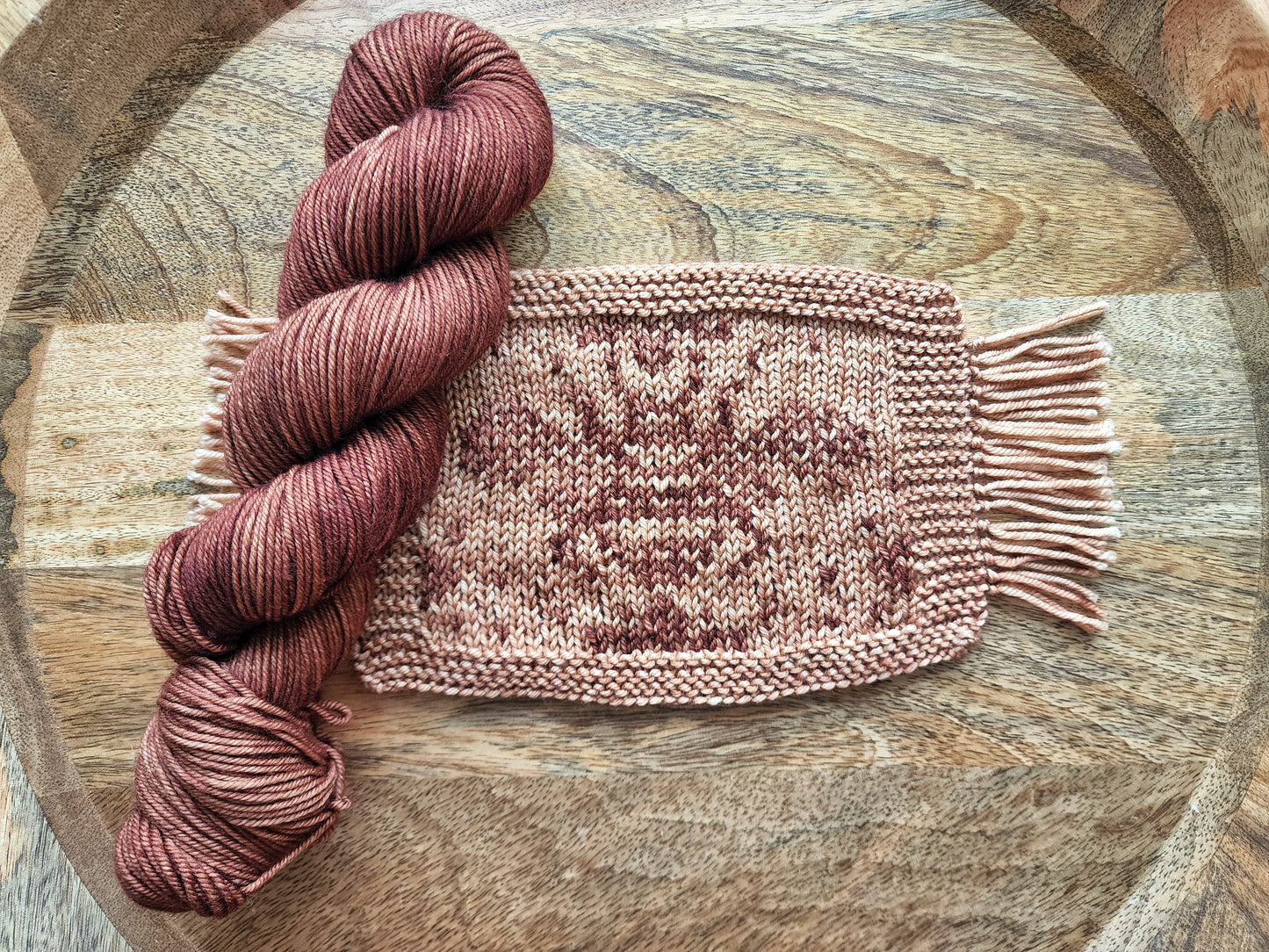 PRE-ORDER: Mellifera Infinity Cowl Kit (Knit)