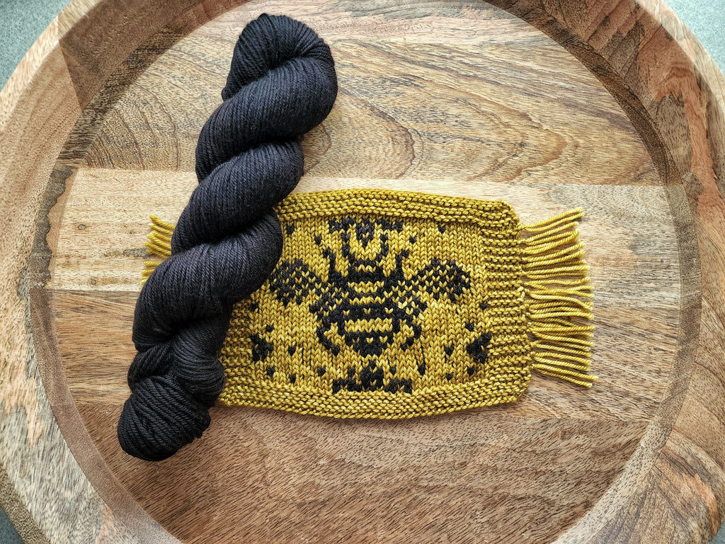 PRE-ORDER: Mellifera Infinity Cowl Kit (Knit)