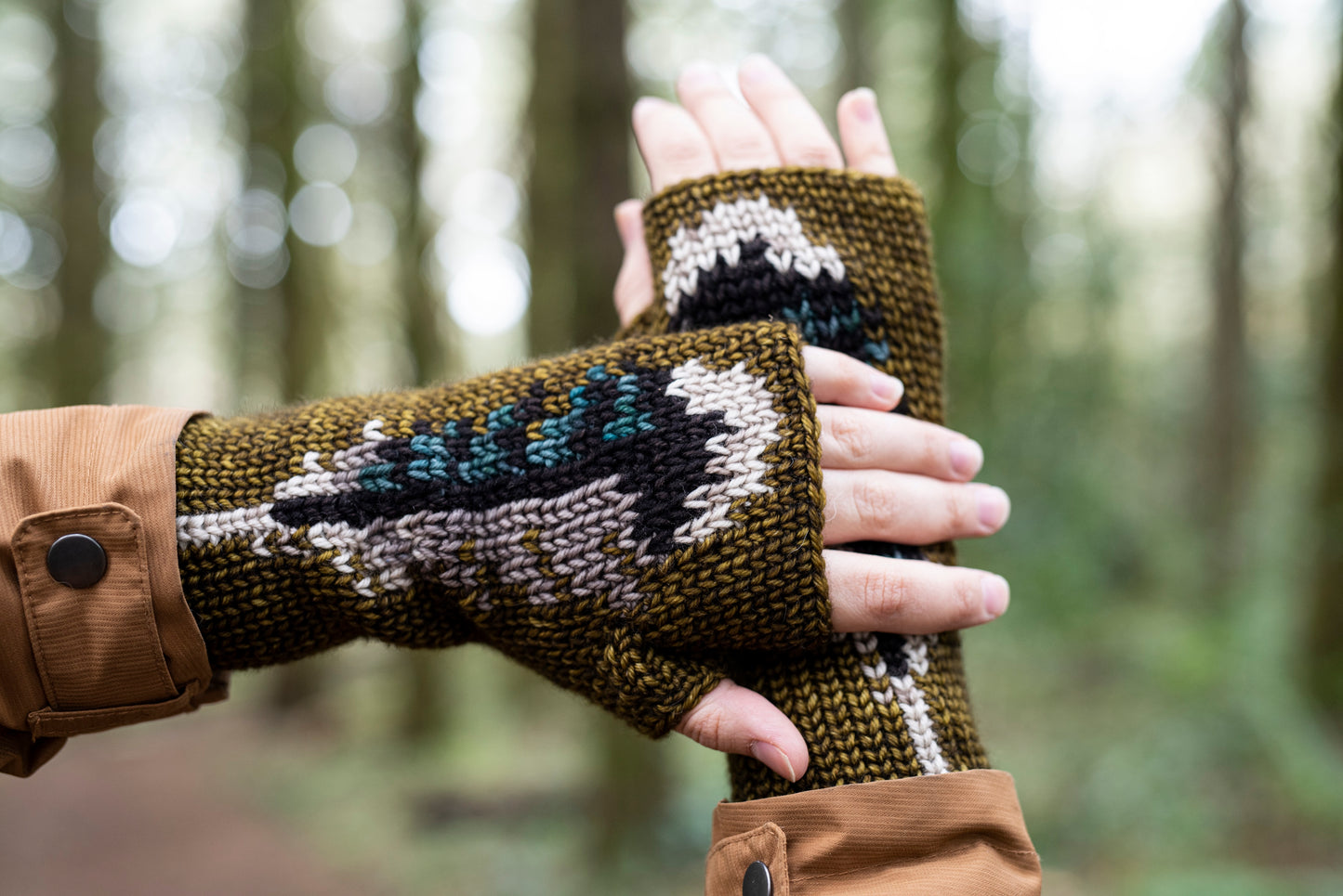 Crochet Pattern: The Blue Jay Mitts