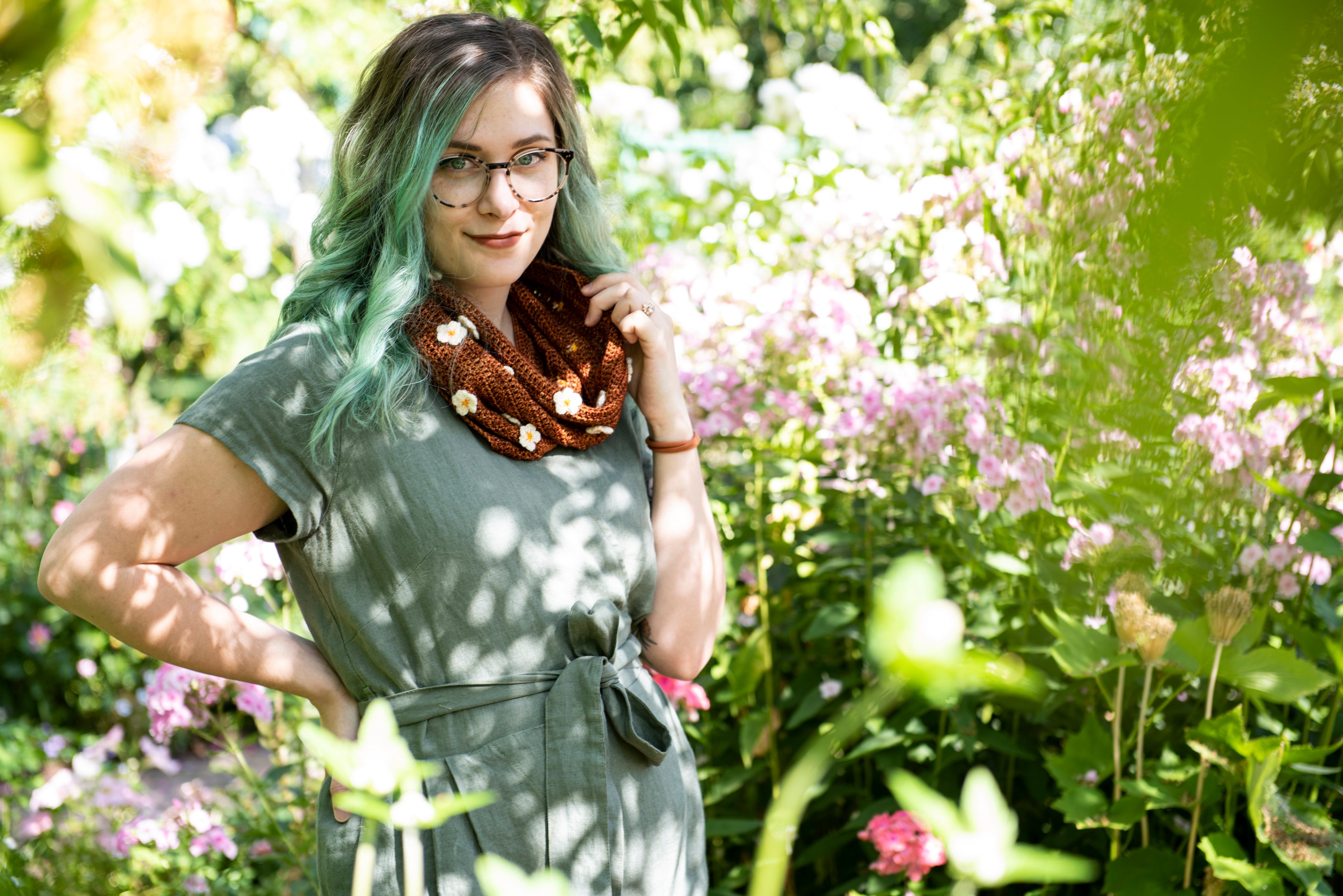 Crochet Pattern: The Daisy Chain Cowl