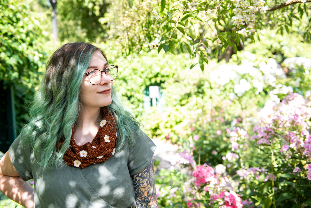 Crochet Pattern: The Daisy Chain Cowl