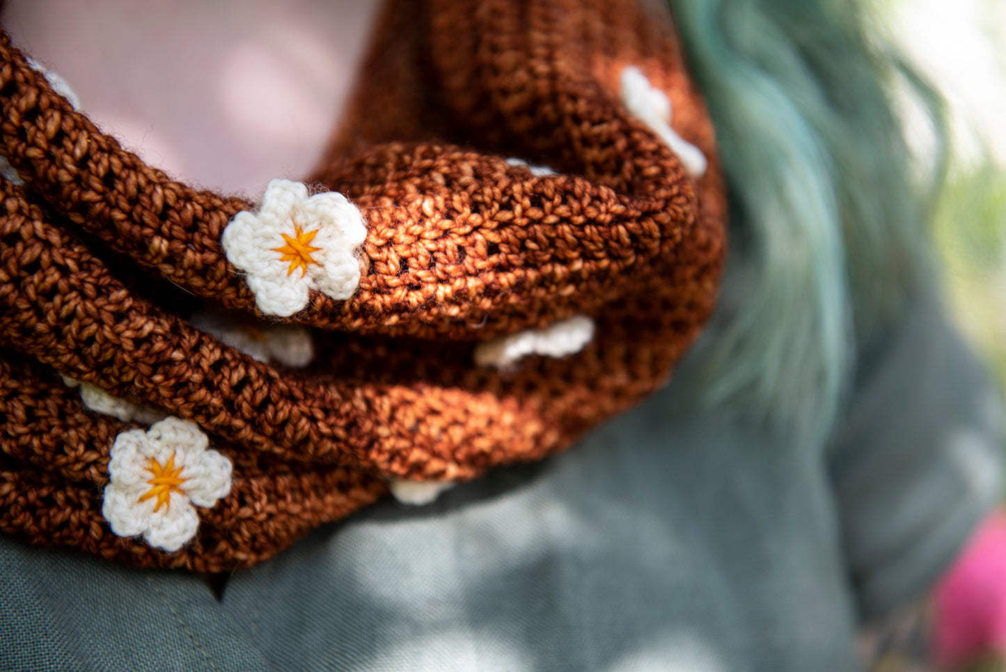 Crochet Pattern: The Daisy Chain Cowl