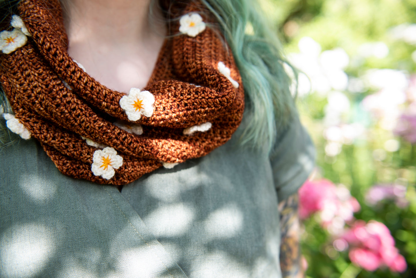 Crochet Pattern: The Daisy Chain Cowl