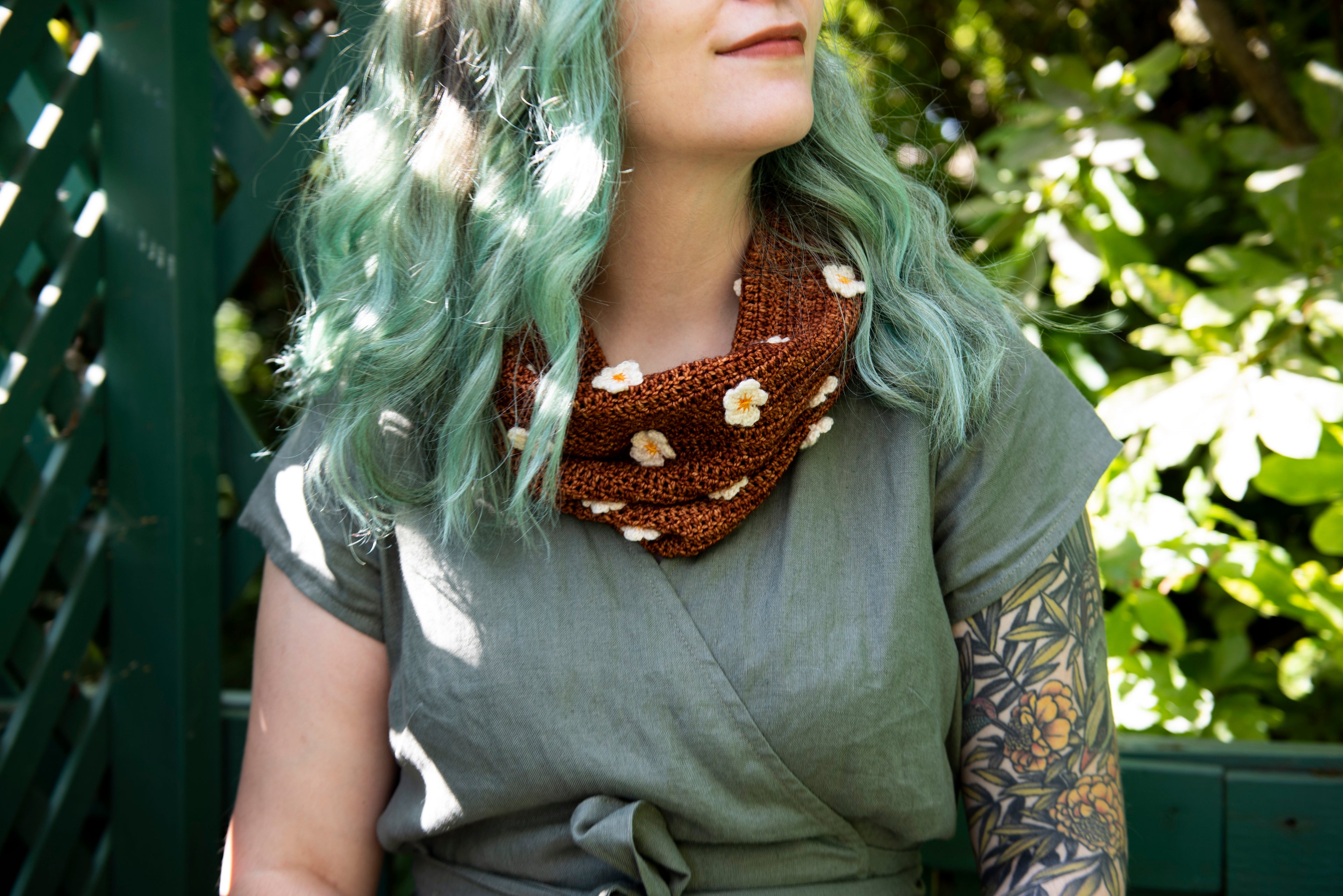 Crochet Pattern: The Daisy Chain Cowl