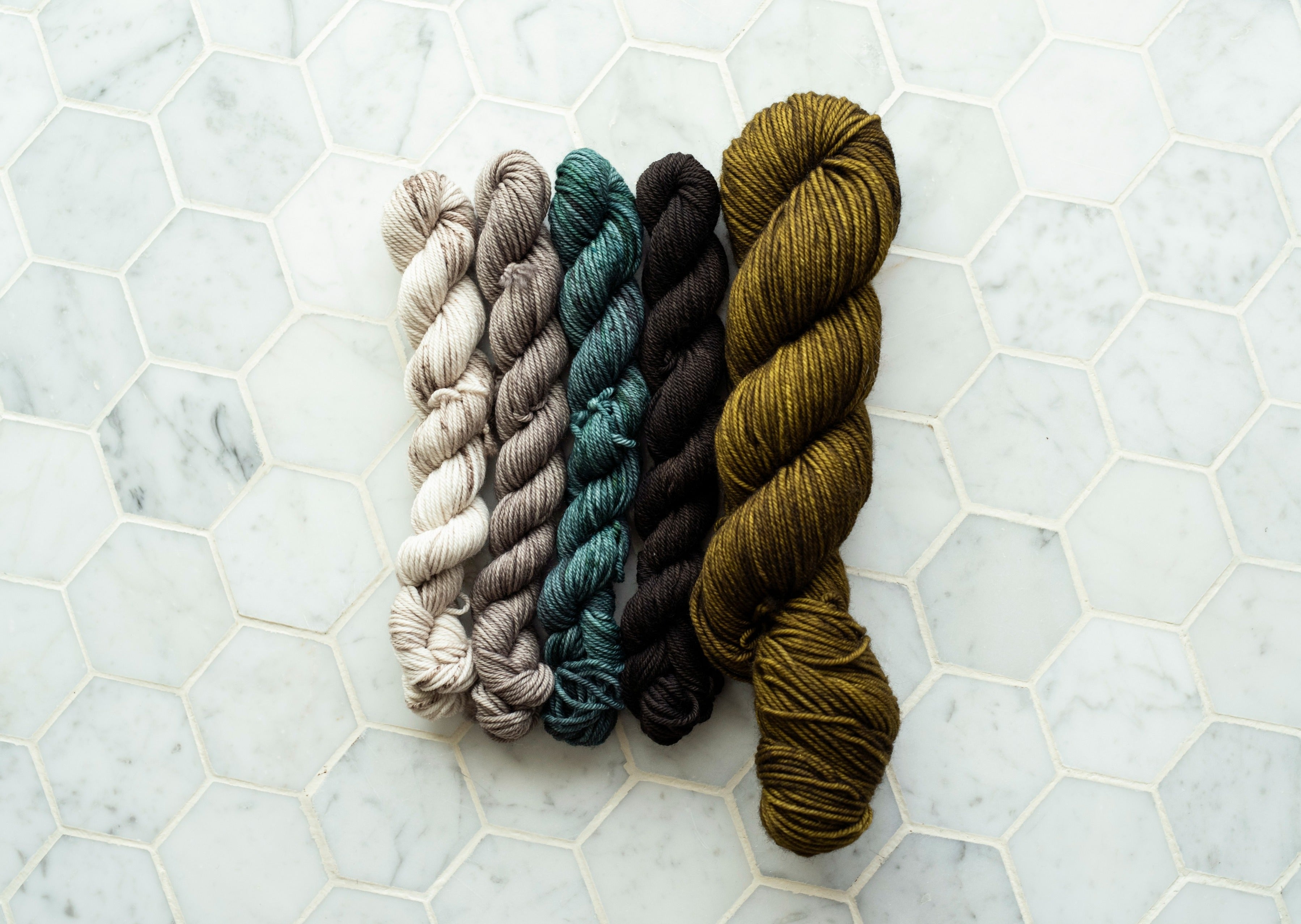 PRE-ORDER: Blue Jay Mitt Kit (Crochet)