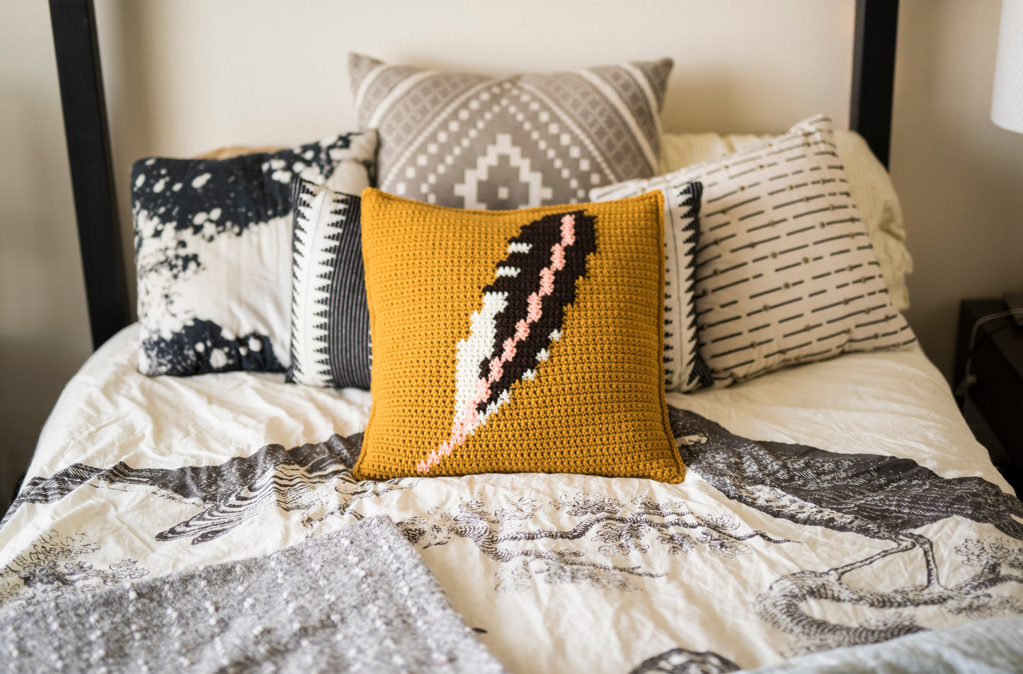 Crochet Pattern: The Flicker Pillow